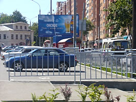 Ограждения автостоянки "Бизнес-центра" на ул. Горького